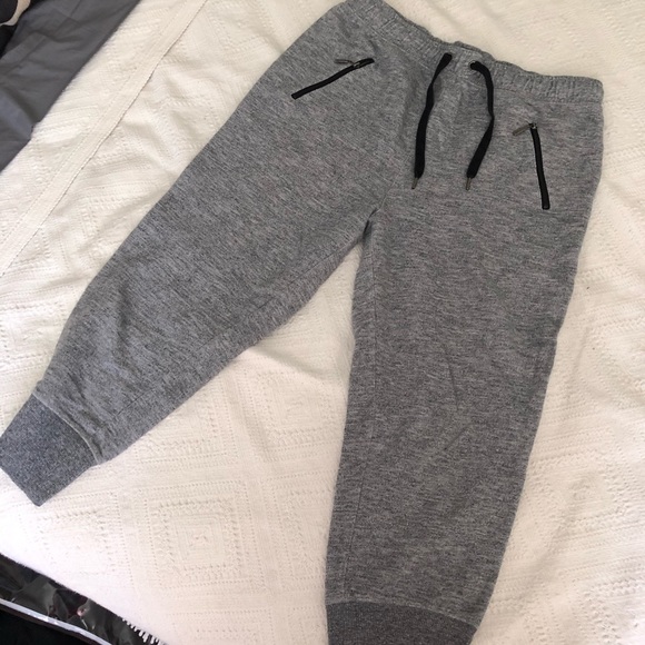 ▪️3 for 30 ▪️ Grey and Black Capri Joggers